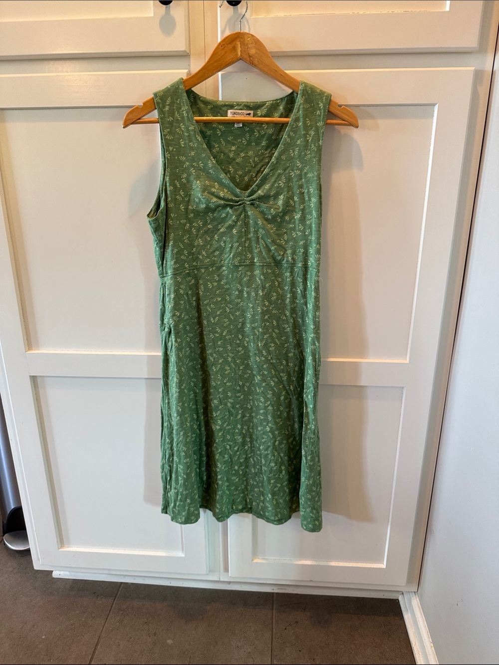 Toad&Co Green Sleeveless V-Neck Knot Front Dress